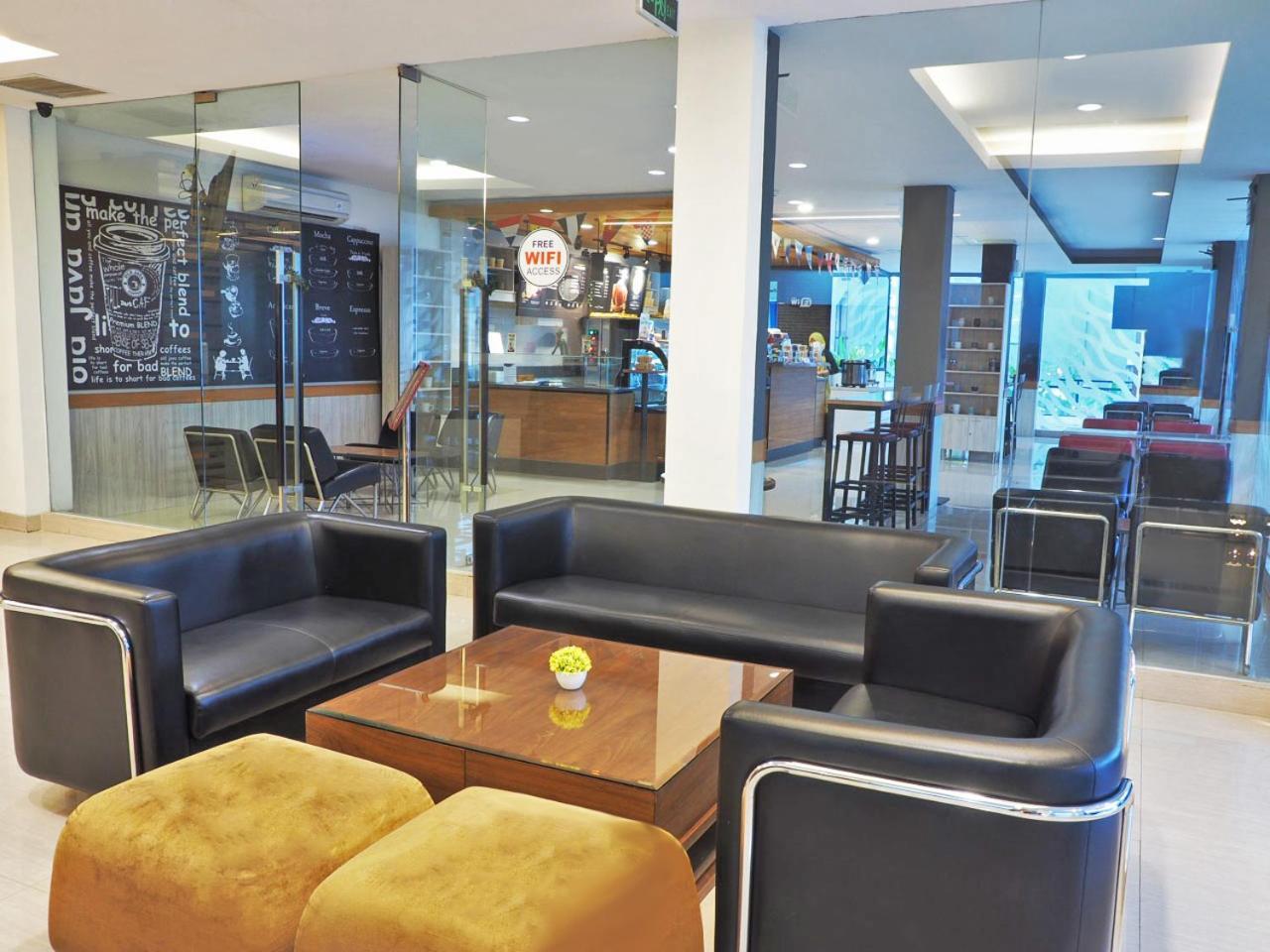 D'Primahotel Itc Mangga Dua Jakarta Exterior photo